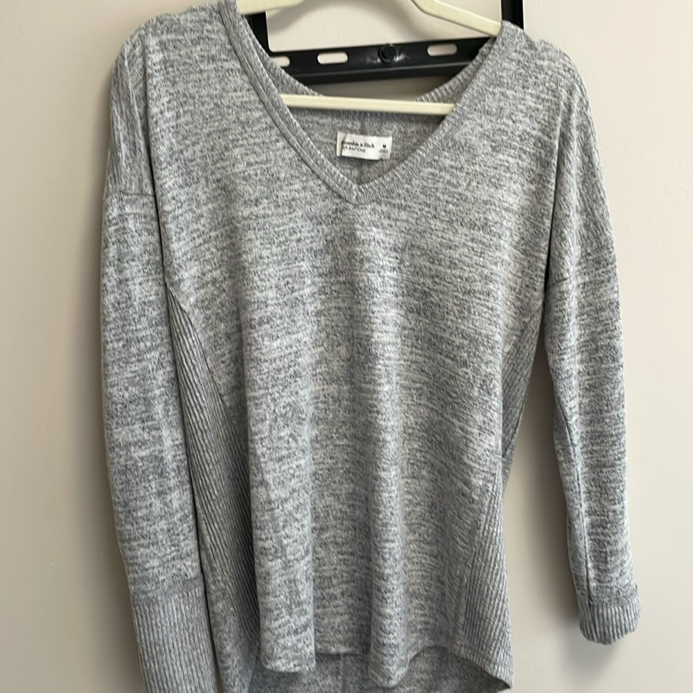 Abercrombie & Fitch v neck sweater